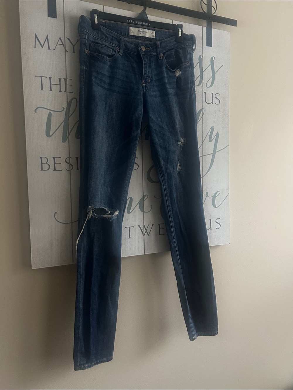 Abercrombie & Fitch the A&F super skinny Dark Blue distressed Jeans size 4 long
